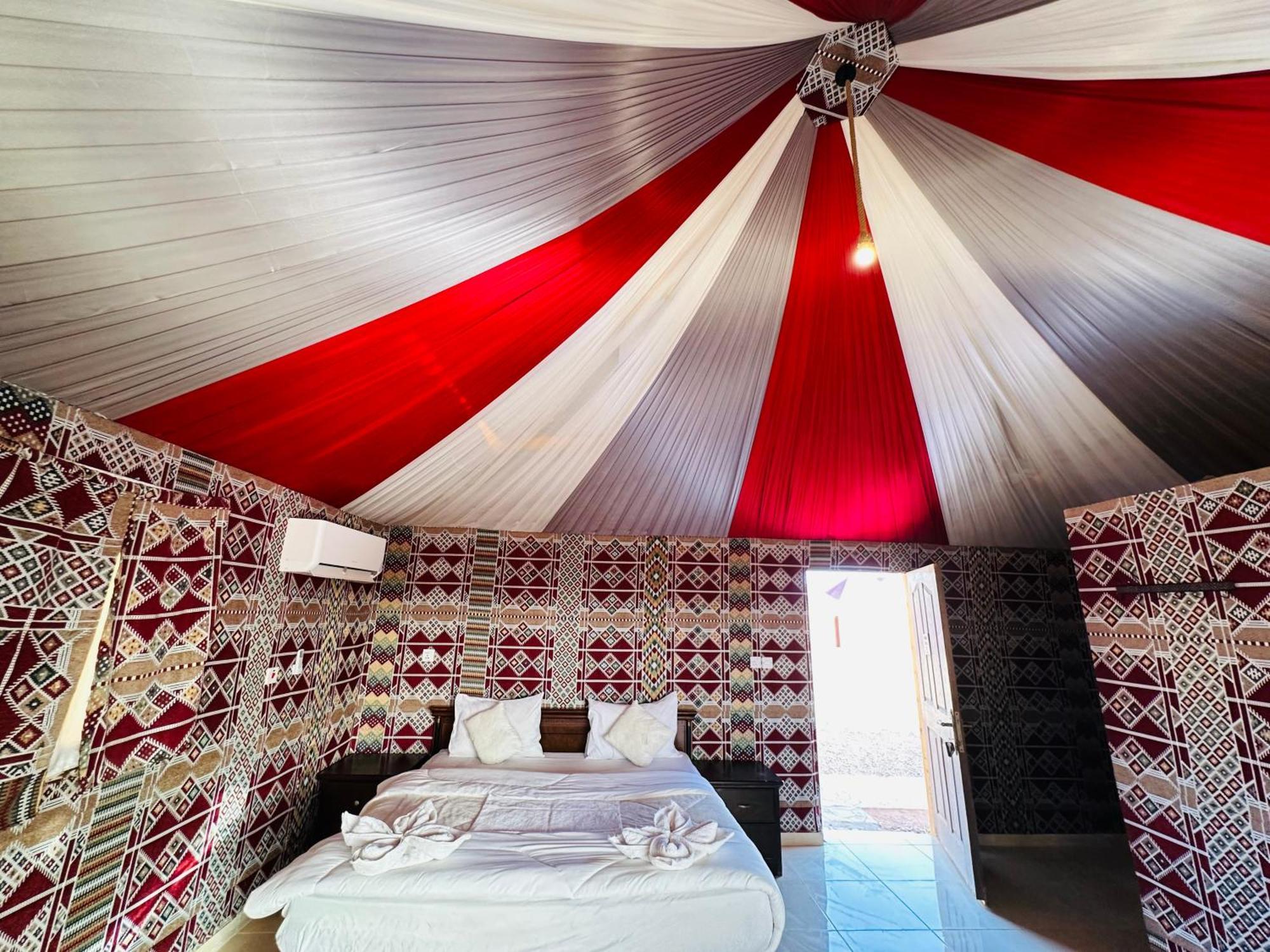 Rum Four Mountain Luxury Camp Вади-Рам Экстерьер фото